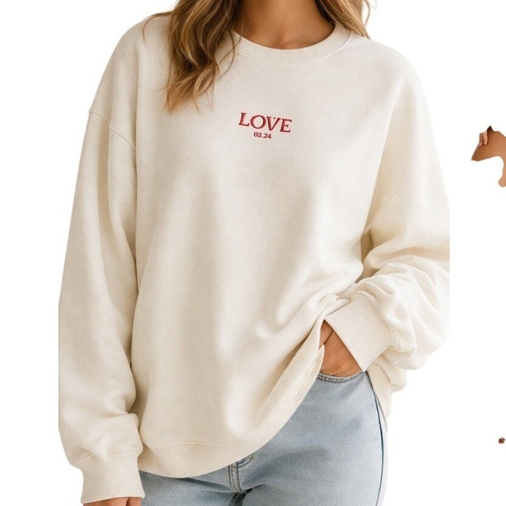 Seint Crewneck Long Sleeve LOVE‎ Embroidered Oversized Sweatshirt Size Large NWT